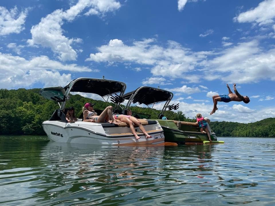 Wakesurfing on the Tennessee River